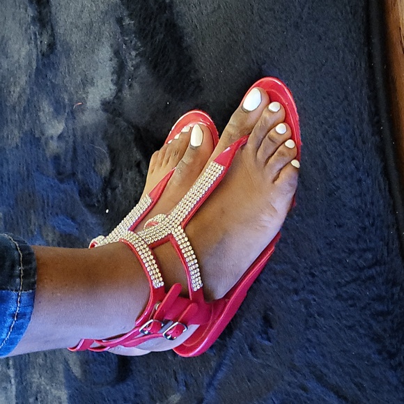 Red flats - Picture 2 of 3